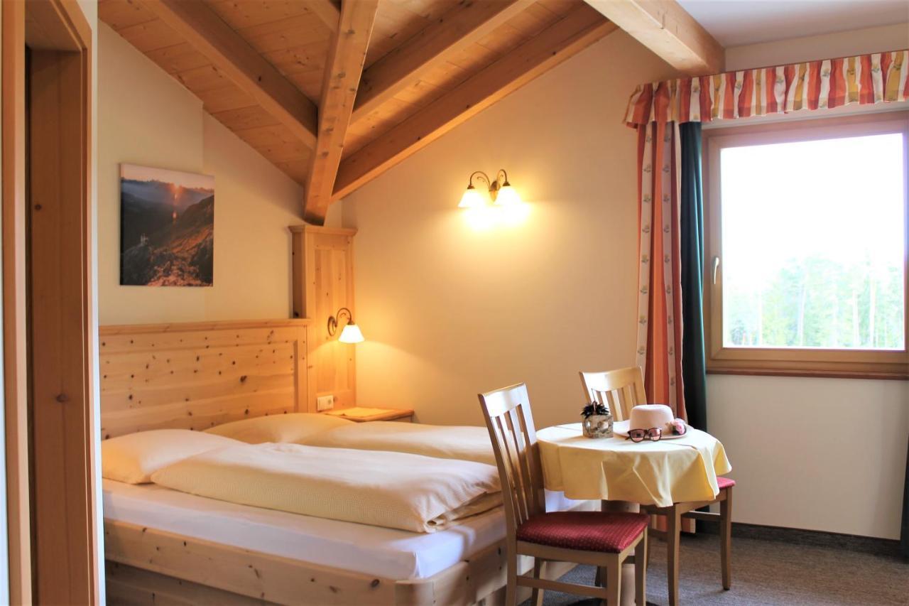 Hotel Landgasthof Laerchenwald Коллепьетра Экстерьер фото