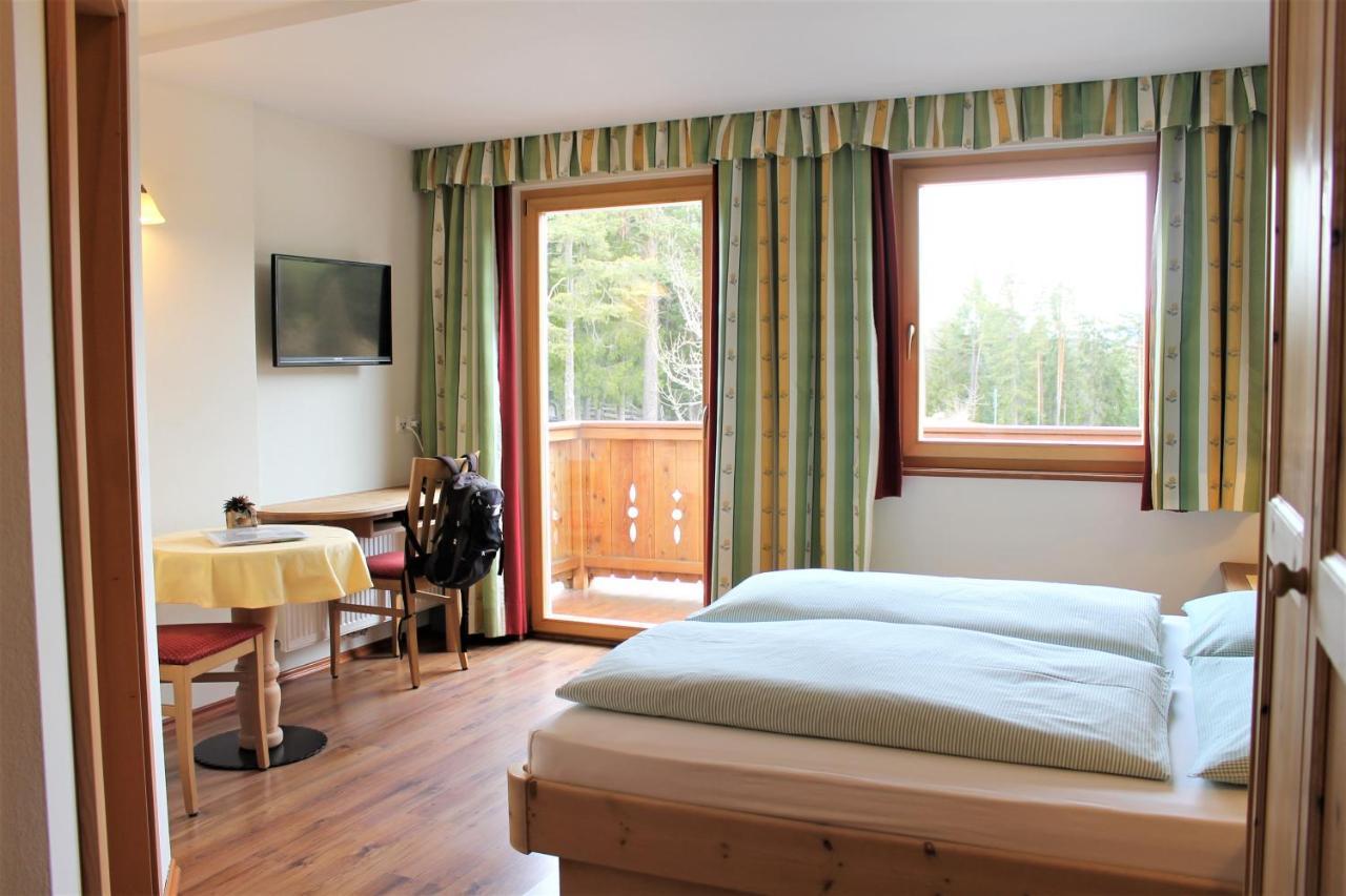 Hotel Landgasthof Laerchenwald Коллепьетра Экстерьер фото
