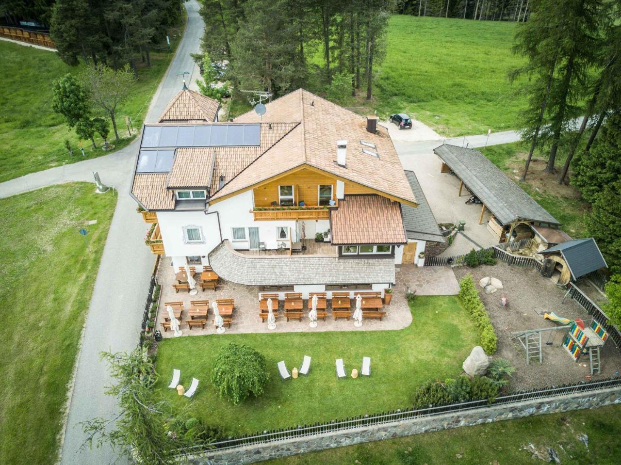 Hotel Landgasthof Laerchenwald Коллепьетра Экстерьер фото